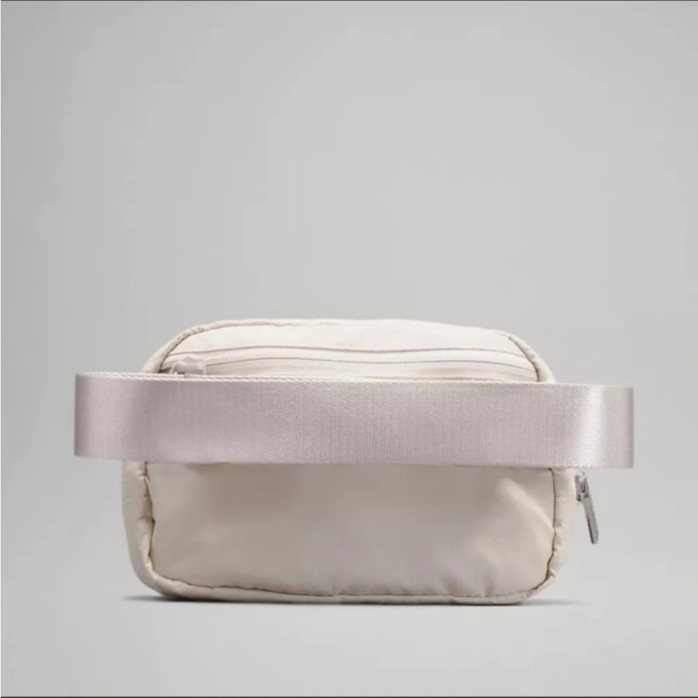 LULULEMON Everywhere belt bag (White Opal) - Picture 3 of 6